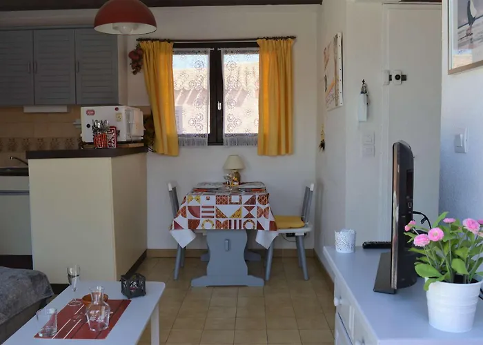 Apartman 2 Pieces 4 Couchages Port Naturisme Pl010-1004